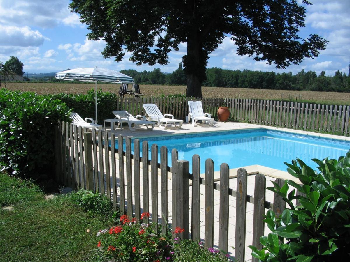 La Ferme Montplaisir Hotel Montesquieu-Volvestre Exterior photo